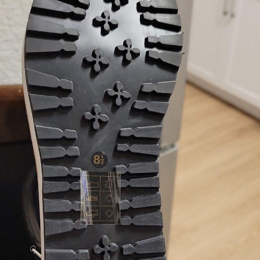 Black Platform Sandals With Adjustable Straps - image 4